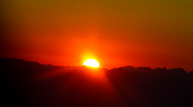 Sunrise Over The Cascades